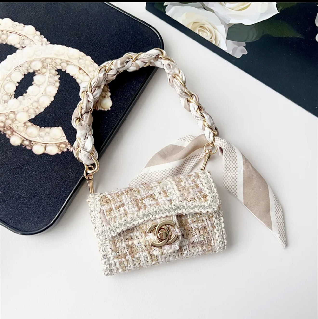 CC Card holder(a gift for 300$ order)