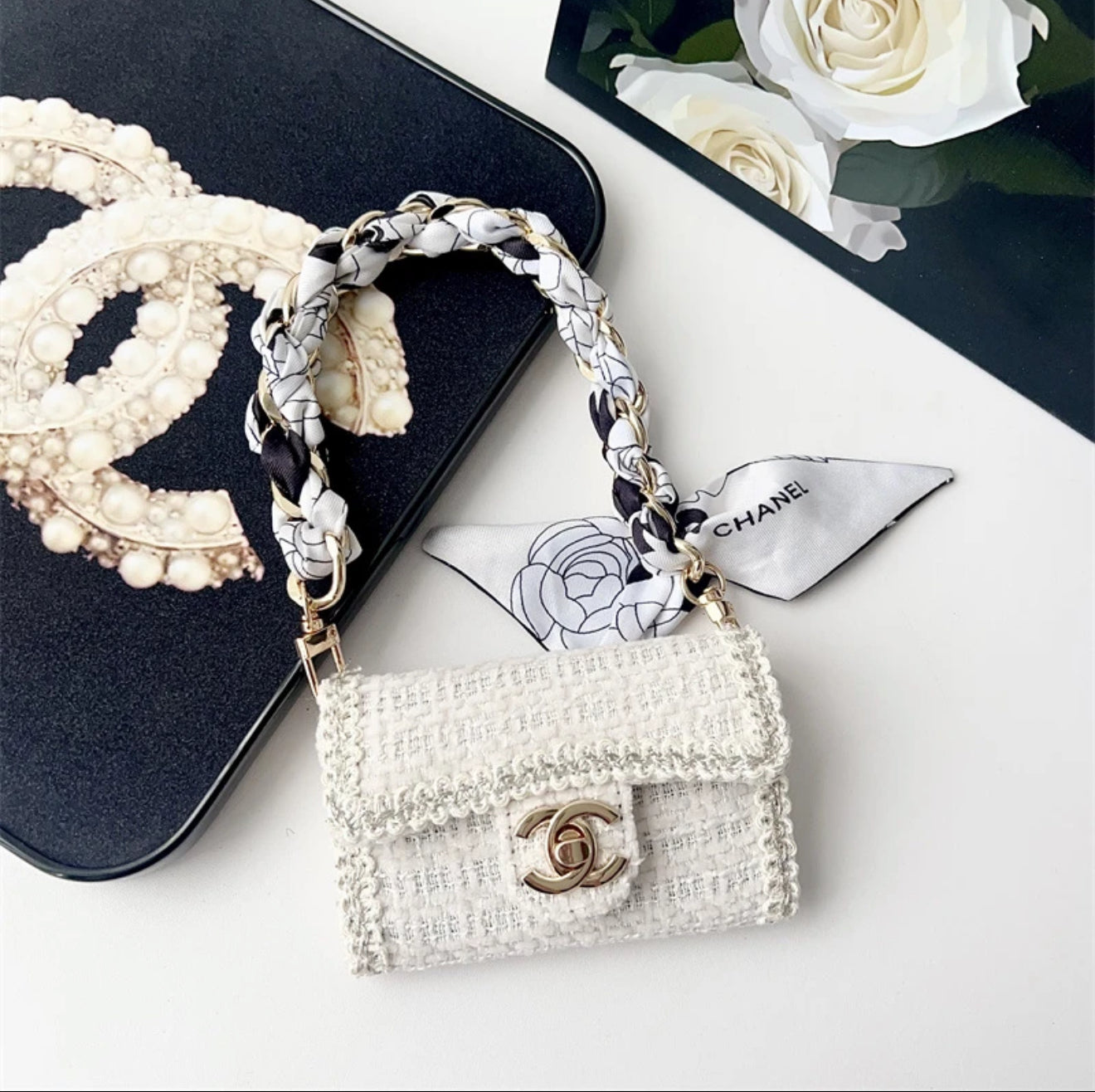 CC Card holder(a gift for 300$ order)