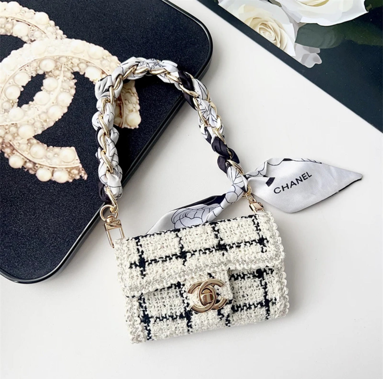 CC Card holder(a gift for 300$ order)